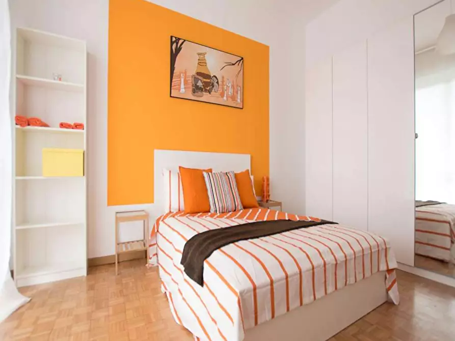 Immagine 3 di Camera in affitto  in Via Alfonso Capecelatro a Milano