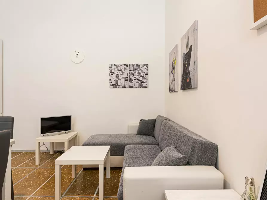 Immagine 8 di Appartamento in affitto  in Via dell'Orcagna a Firenze