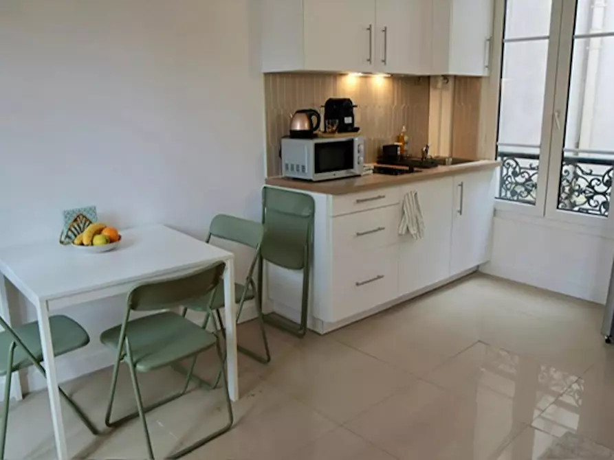 Immagine 4 di Appartamento in affitto  in Rue d'Alleray a Paris