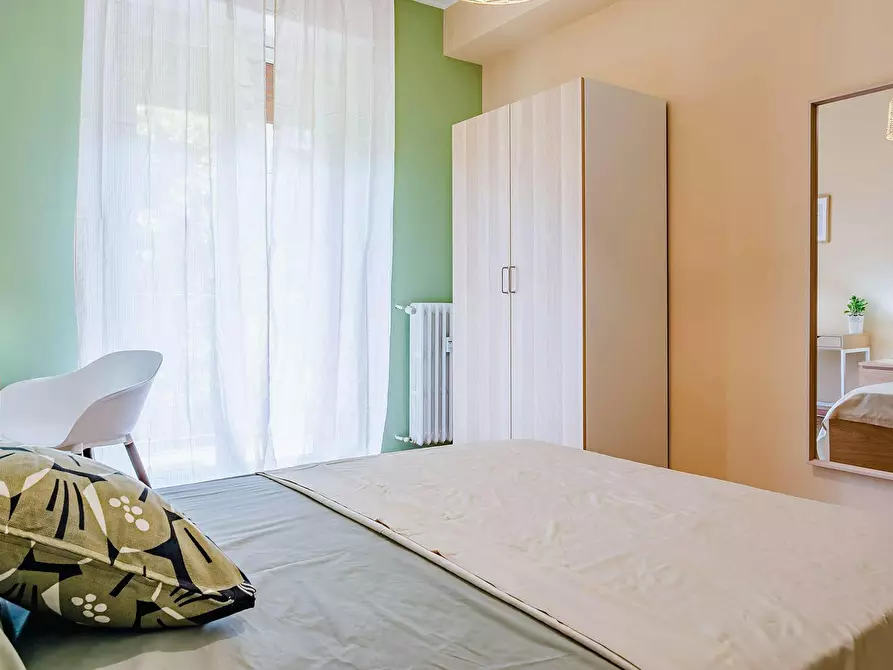 Immagine 3 di Camera in affitto  in Viale Giovanni Suzzani a Milano