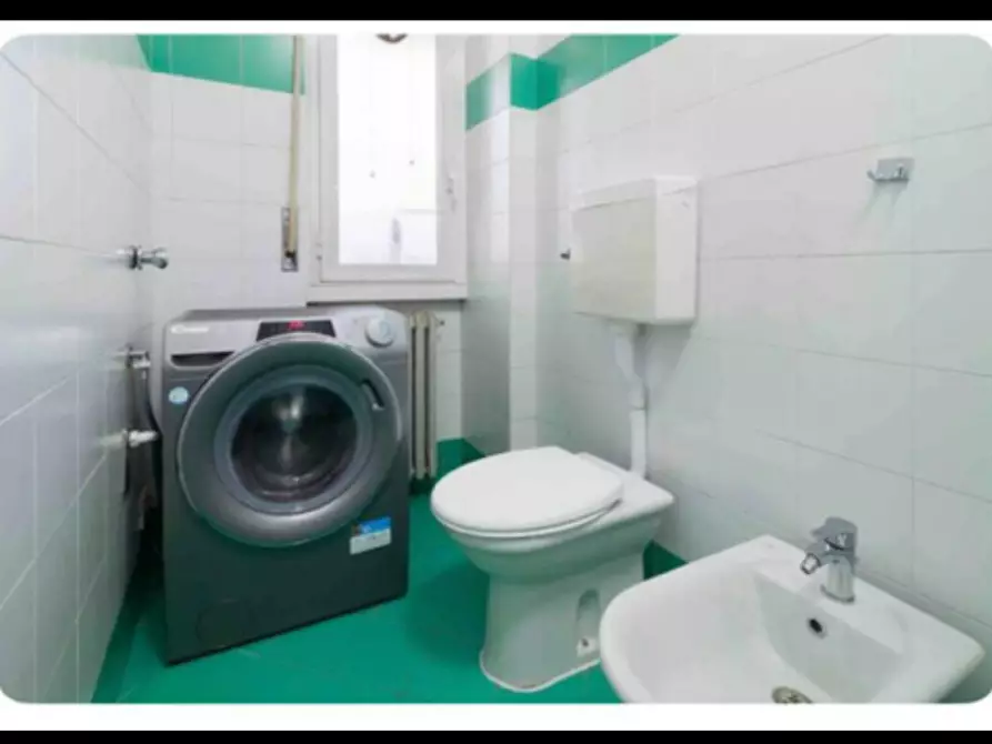 Immagine 7 di Camera in affitto  in Via Modica a Milano