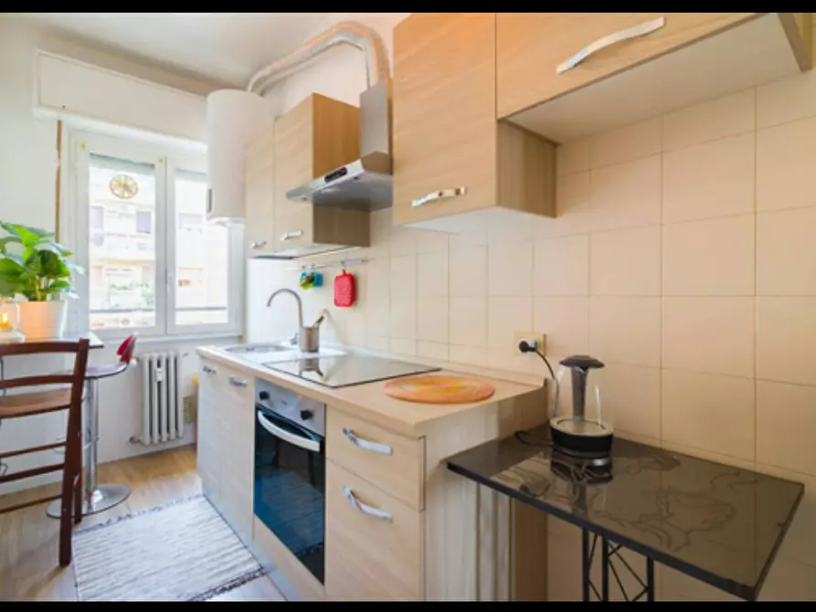 Immagine 5 di Camera in affitto  in Via Modica a Milano