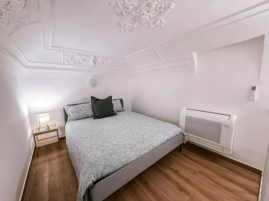 Immagine 8 di Camera in affitto  in Via Ughetti a Catania