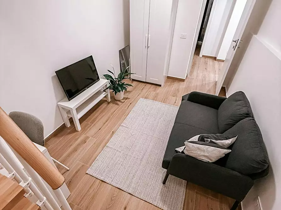 Immagine 10 di Camera in affitto  in Via Ughetti a Catania