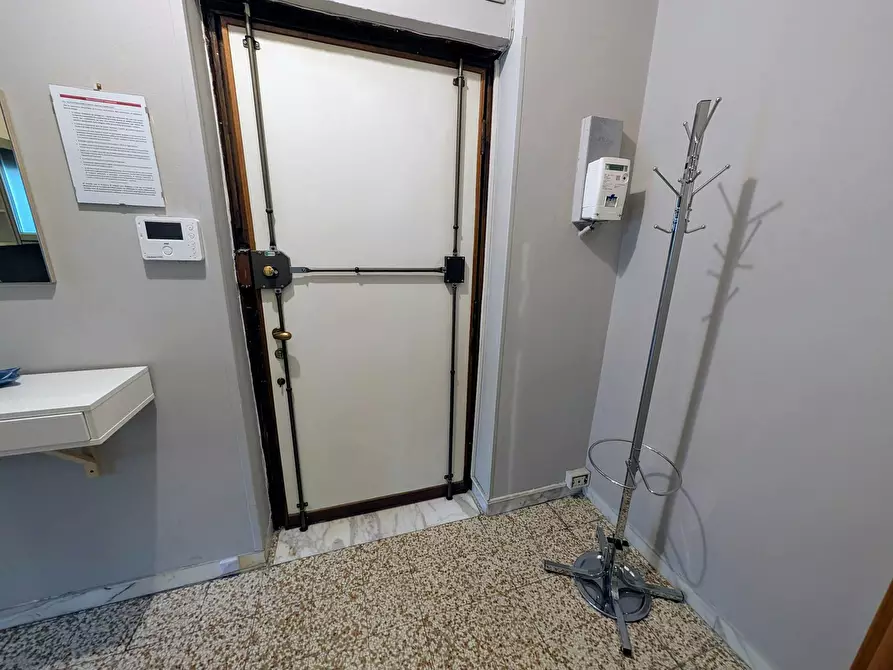 Immagine 8 di Camera in affitto  in Via Monte Generoso a Milano