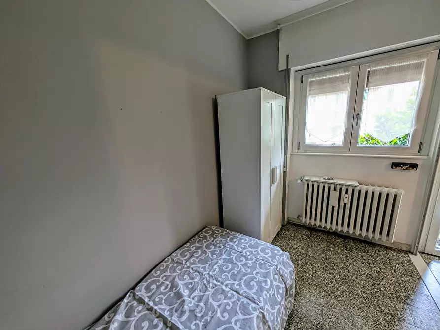 Immagine 2 di Camera in affitto  in Via Monte Generoso a Milano