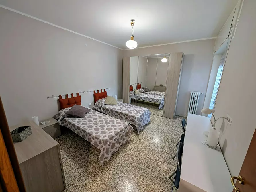 Immagine 1 di Camera condivisa in affitto  in Via Monte Generoso a Milano