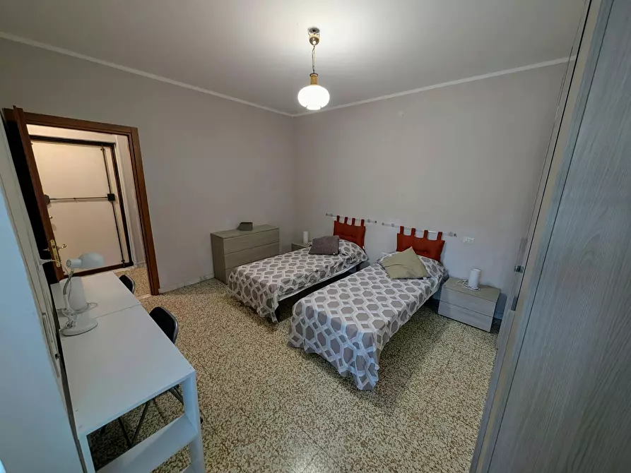 Immagine 3 di Camera condivisa in affitto  in Via Monte Generoso a Milano