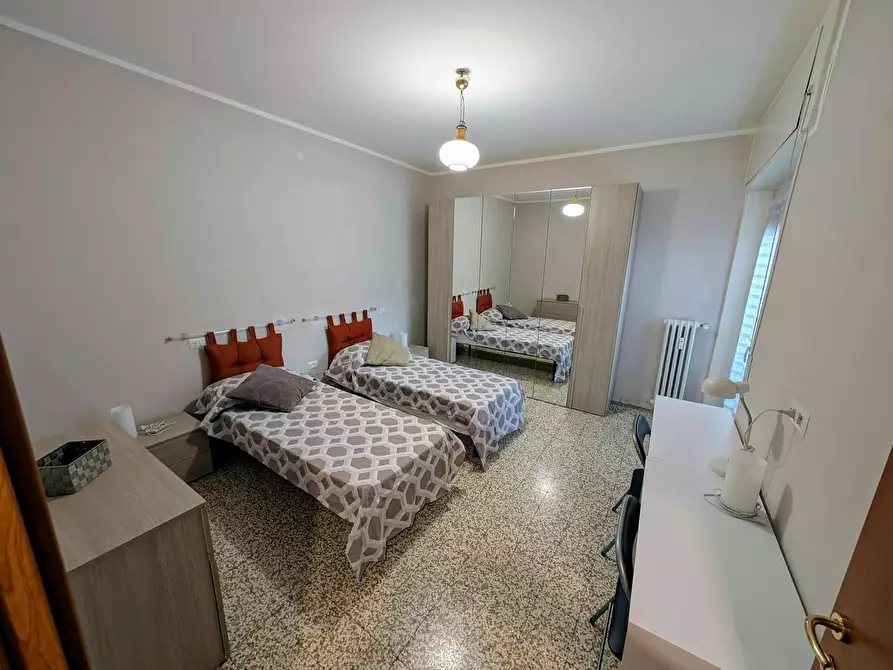 Immagine 1 di Camera condivisa in affitto  in Via Monte Generoso a Milano