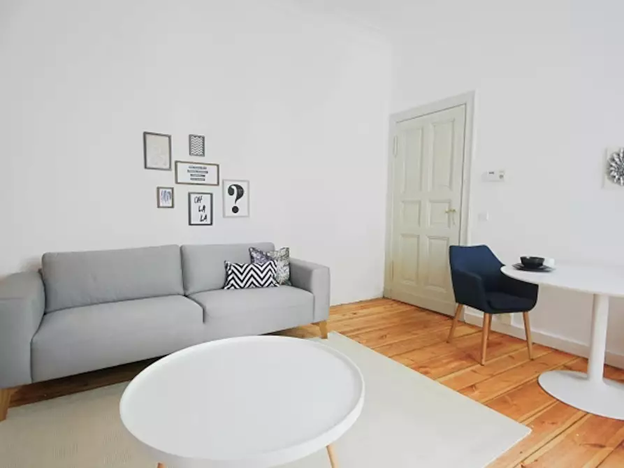 Immagine 3 di Appartamento in affitto  in Erich-Weinert-Straße a Berlin