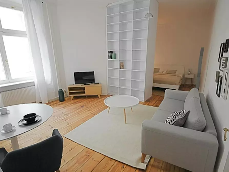 Immagine 2 di Appartamento in affitto  in Erich-Weinert-Straße a Berlin