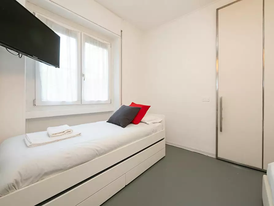 Immagine 9 di Appartamento in affitto  in Via Giosuè Borsi a Milano