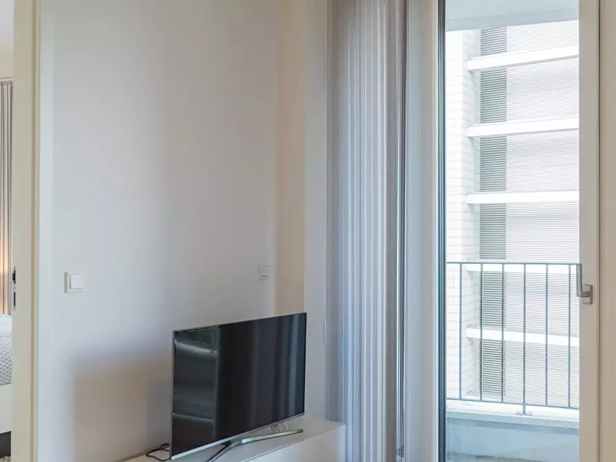 Immagine 9 di Appartamento in affitto  in Krausenstraße a Berlin