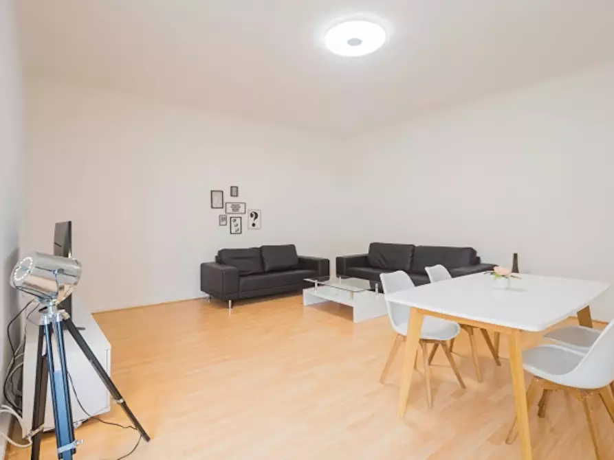 Immagine 8 di Appartamento in affitto  in Schivelbeiner Straße a Berlin