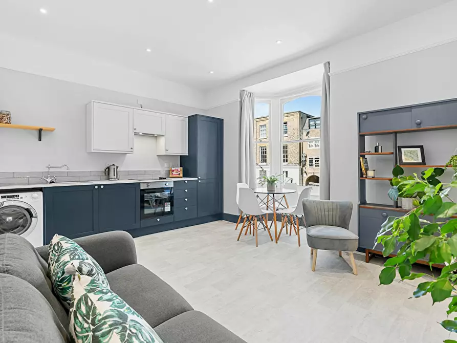 Immagine 1 di Appartamento in affitto  in Cranbury Place a 