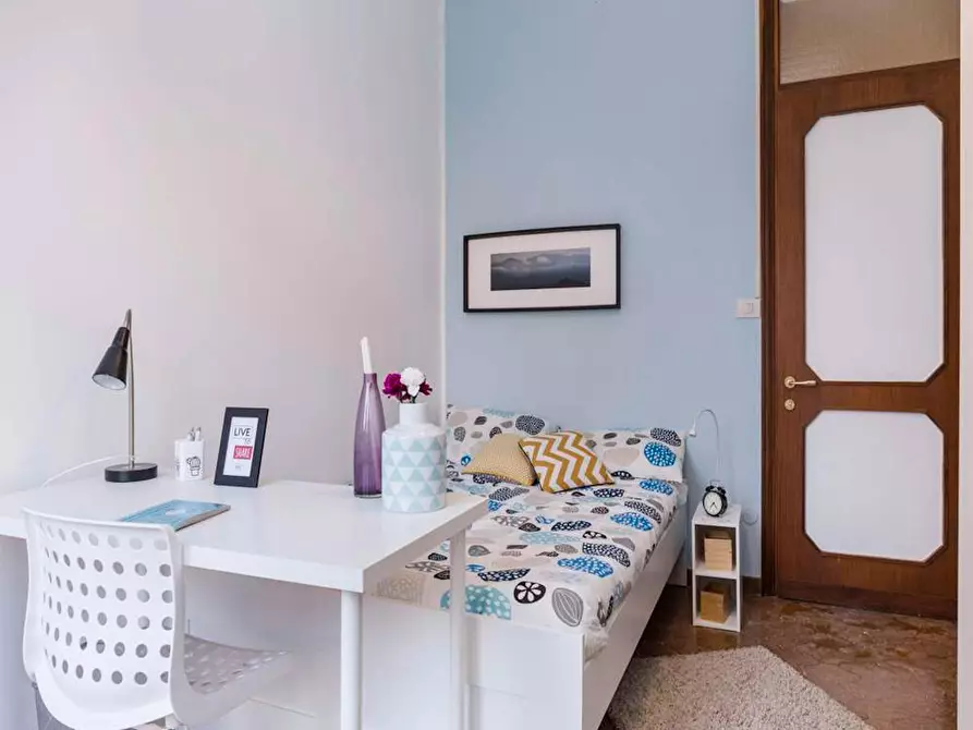 Immagine 3 di Camera in affitto  in Viale Giovanni Vicini a Bologna