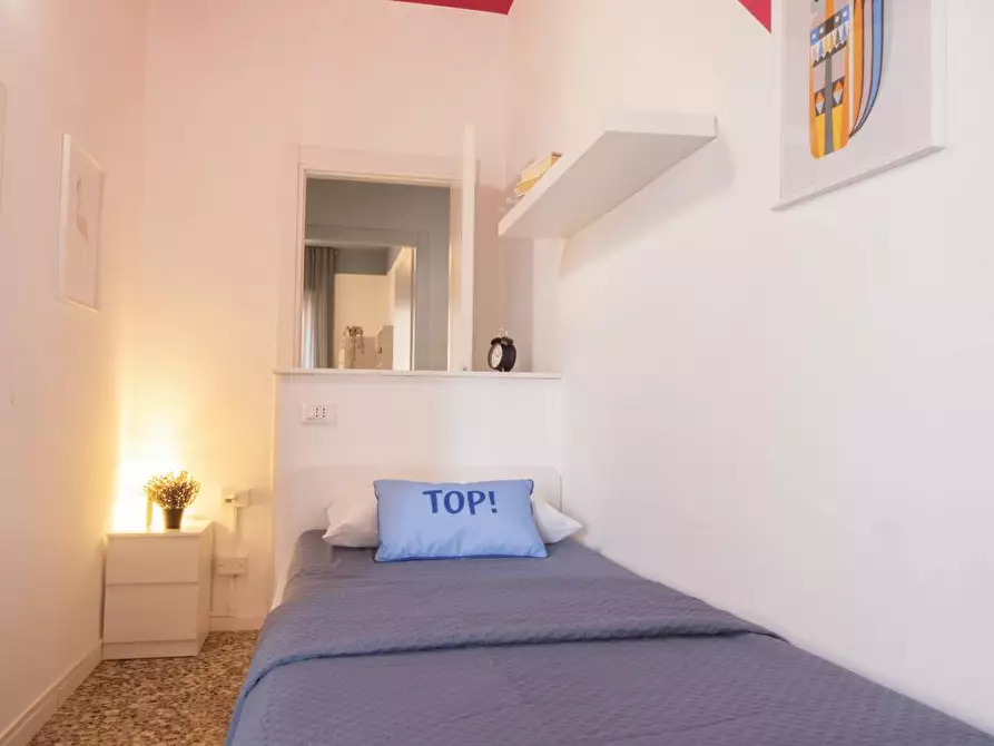 Immagine 1 di Camera in affitto  in Via Bernardino da Feltre a Pavia