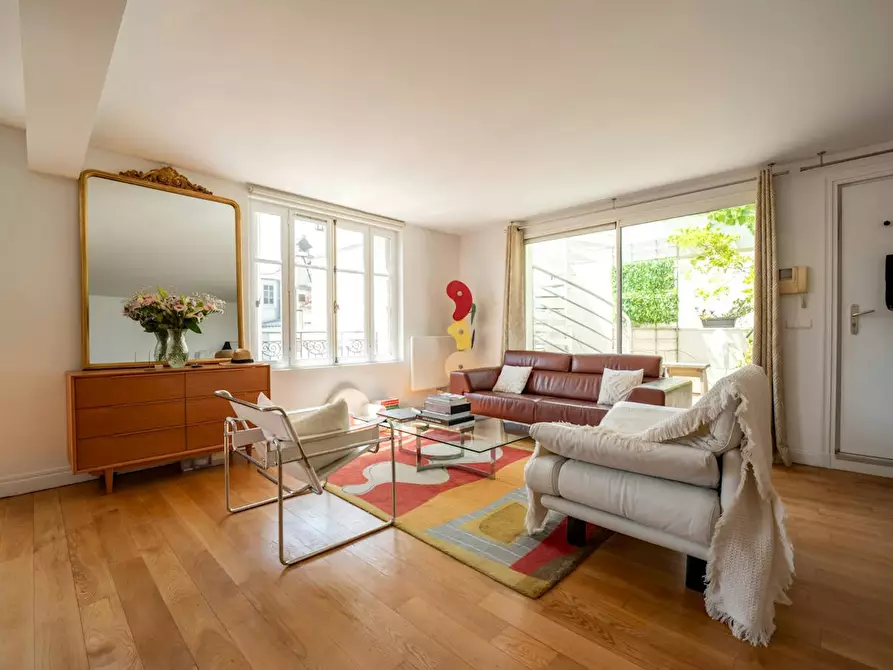Immagine 2 di Appartamento in affitto  in Rue des Deux Ponts a Paris