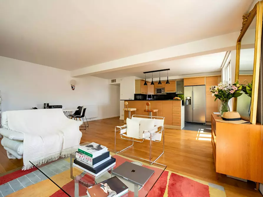 Immagine 3 di Appartamento in affitto  in Rue des Deux Ponts a Paris