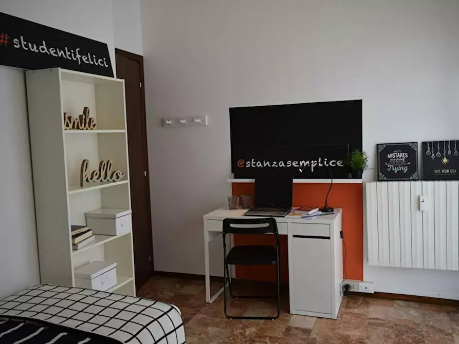 Immagine 4 di Camera in affitto  in Via Guido Zadei a Brescia