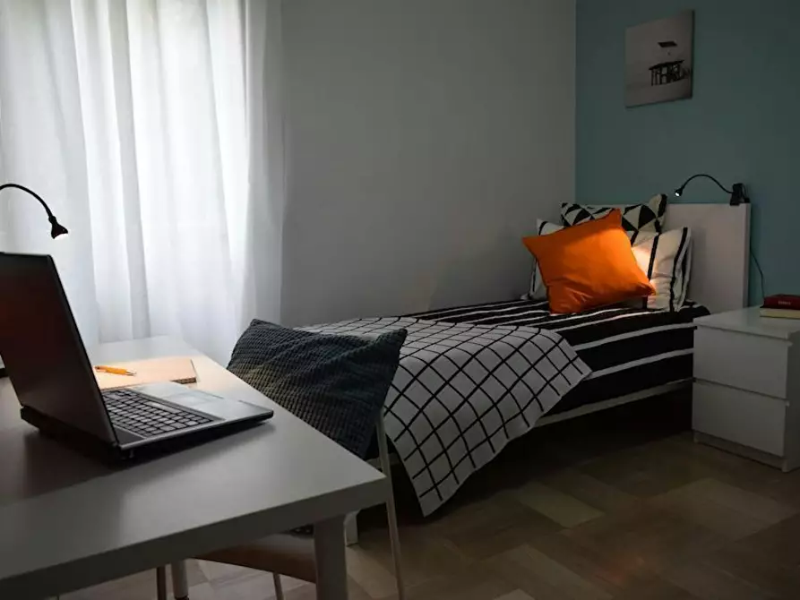 Immagine 1 di Camera in affitto  in Via Guido Zadei a Brescia