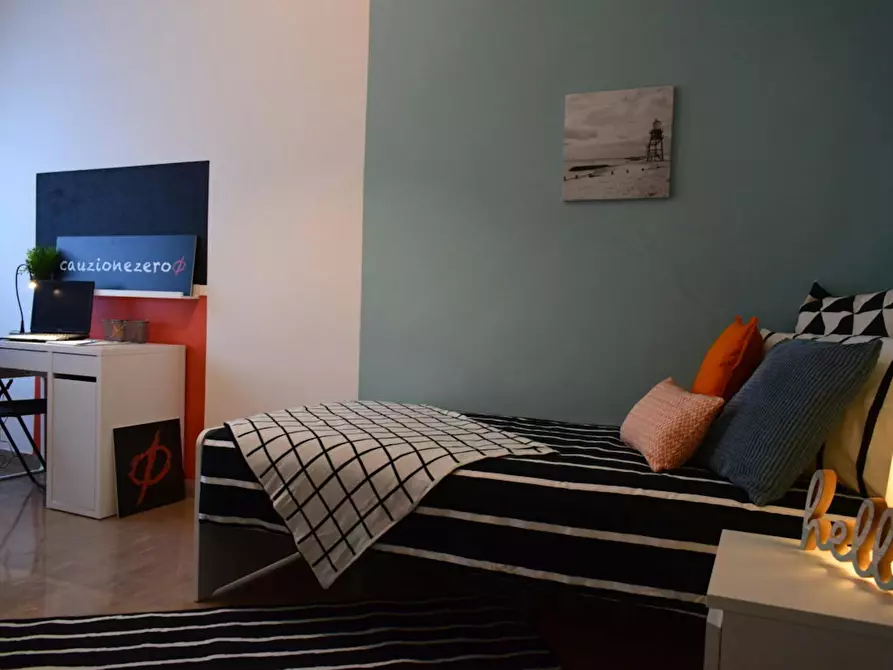 Immagine 2 di Camera in affitto  in Via Ambaraga a Brescia