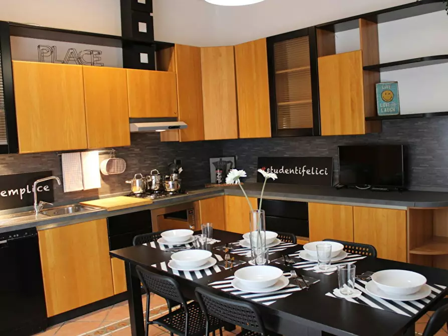 Immagine 6 di Camera in affitto  in Via Ambaraga a Brescia