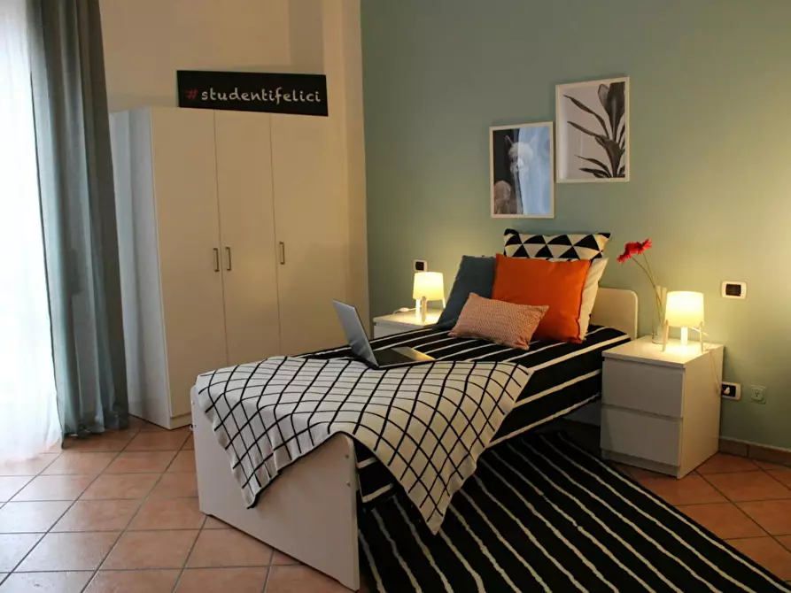 Immagine 1 di Camera in affitto  in Via Ambaraga a Brescia