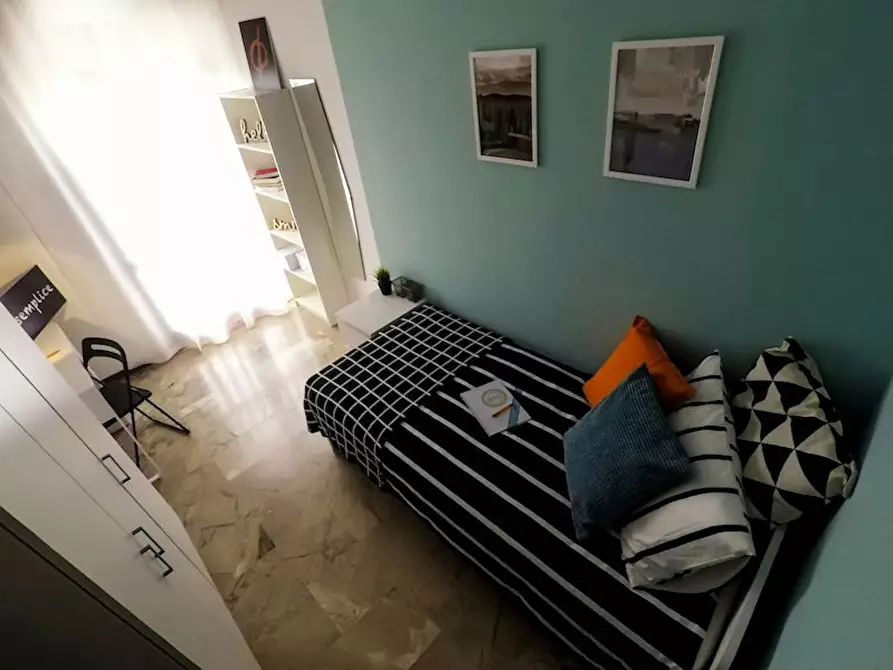 Immagine 2 di Camera in affitto  in Via Bligny a Brescia
