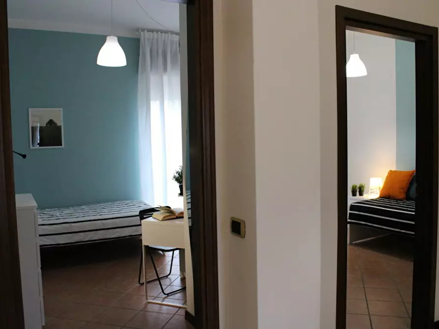 Immagine 4 di Camera in affitto  in Via Ambaraga a Brescia