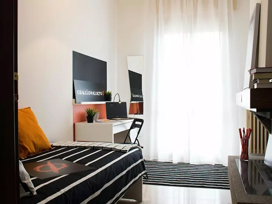 Immagine 2 di Camera in affitto  in Via Bligny a Brescia