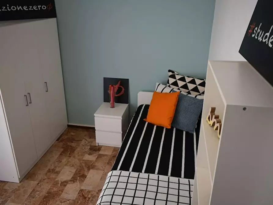 Immagine 5 di Camera in affitto  in Via Guido Zadei a Brescia