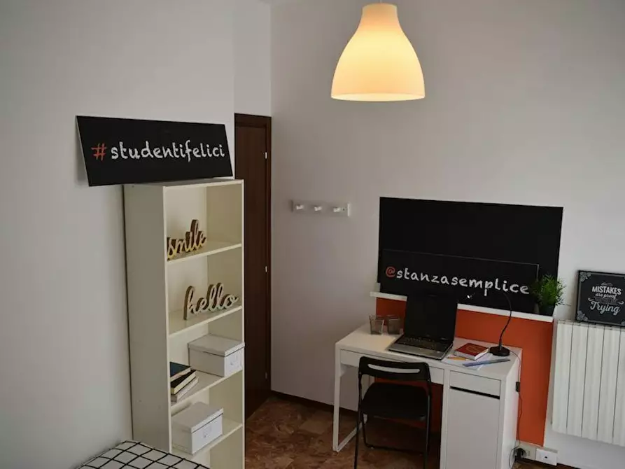 Immagine 4 di Camera in affitto  in Via Guido Zadei a Brescia