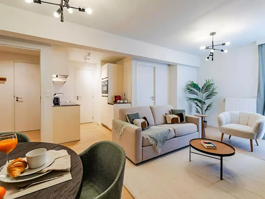 Immagine 2 di Appartamento in affitto  in Boulevard Auguste Reyers a Schaerbeek