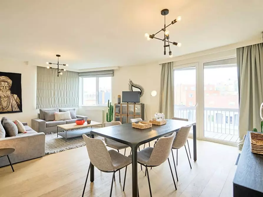 Immagine 2 di Appartamento in affitto  in Boulevard Auguste Reyers a Schaerbeek