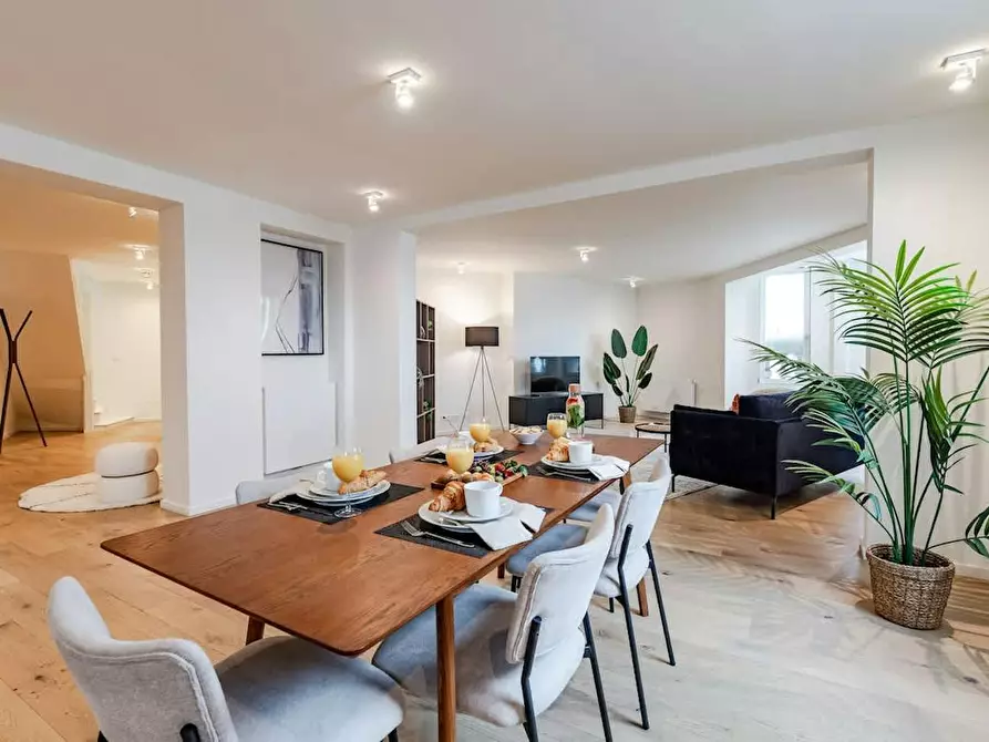 Immagine 1 di Appartamento in affitto  in Sint Michielswarande a Etterbeek