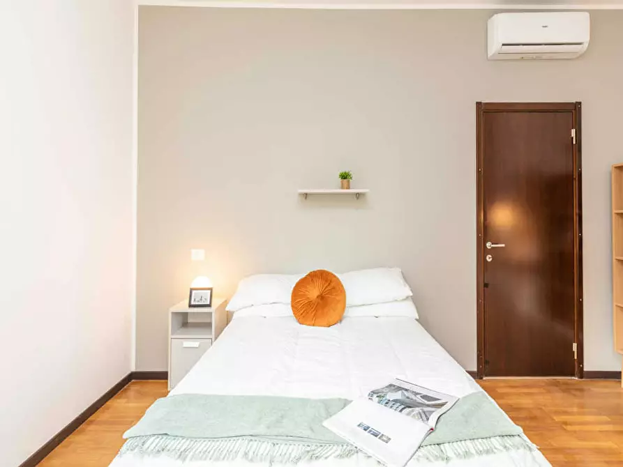 Immagine 2 di Camera in affitto  in Viale Tibaldi a Milano