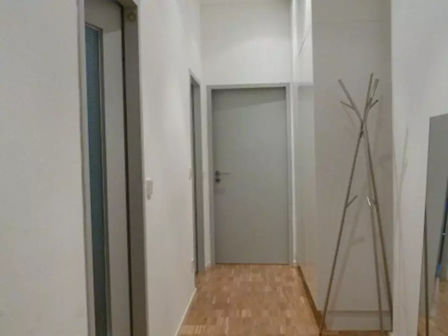 Immagine 10 di Appartamento in affitto  in Kurfürstenstraße a Berlin