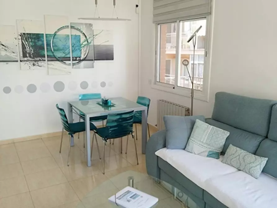 Immagine 1 di Appartamento in affitto  in Carrer Tarragona a Badalona
