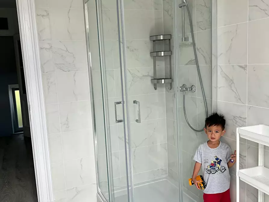 Immagine 8 di Camera in affitto  in Rue Hanoteau a Gilly