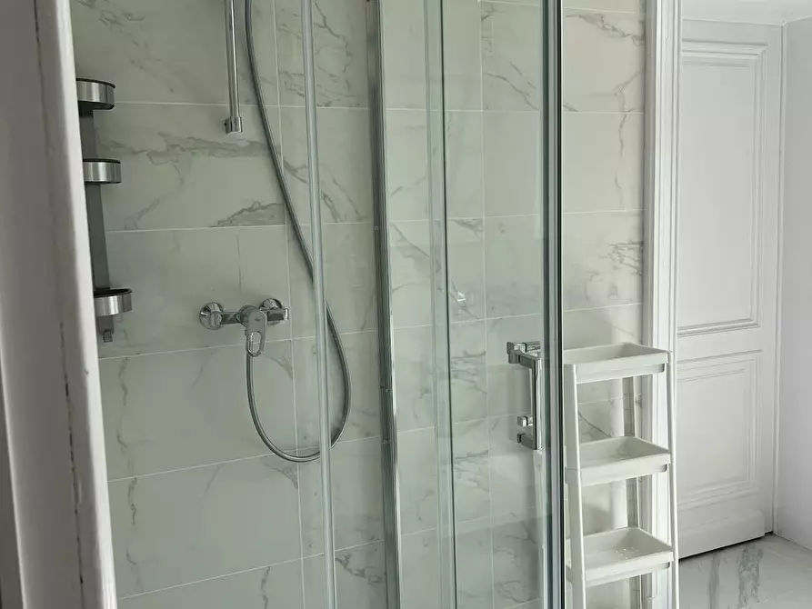 Immagine 6 di Camera in affitto  in Rue Hanoteau a Gilly