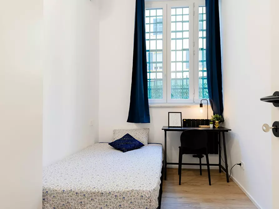 Immagine 1 di Camera in affitto  in Via Don Giovanni Bosco a Milano