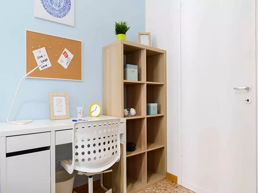 Immagine 3 di Camera in affitto  in Via delle Ande a Milano