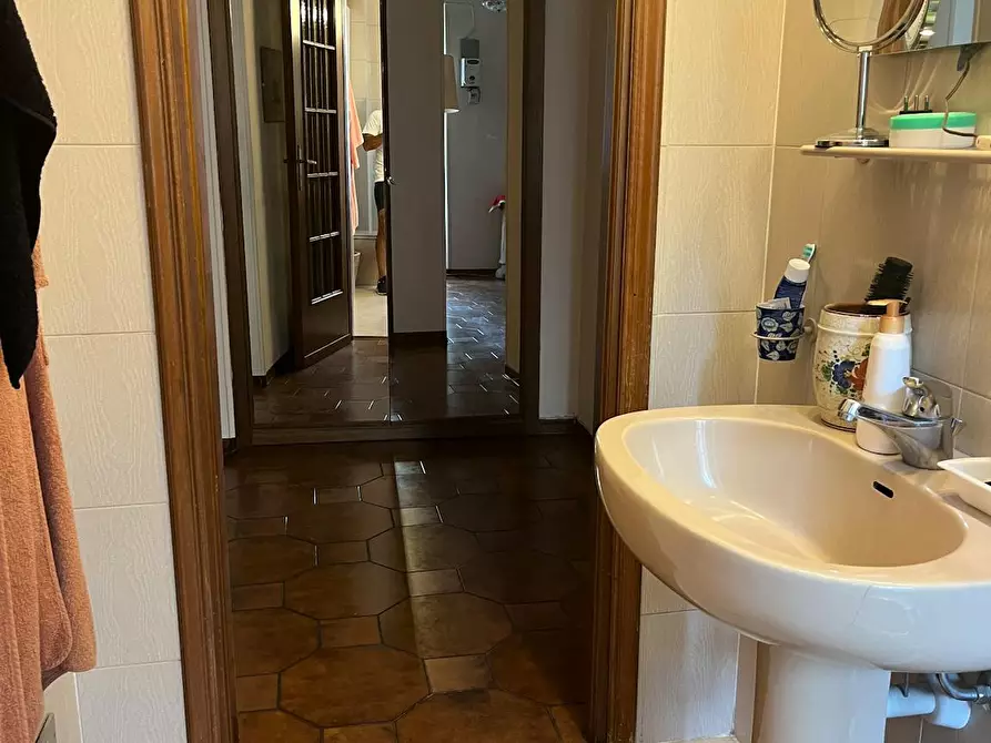 Immagine 10 di Camera in affitto  in Via Silvio Pellico a Torino