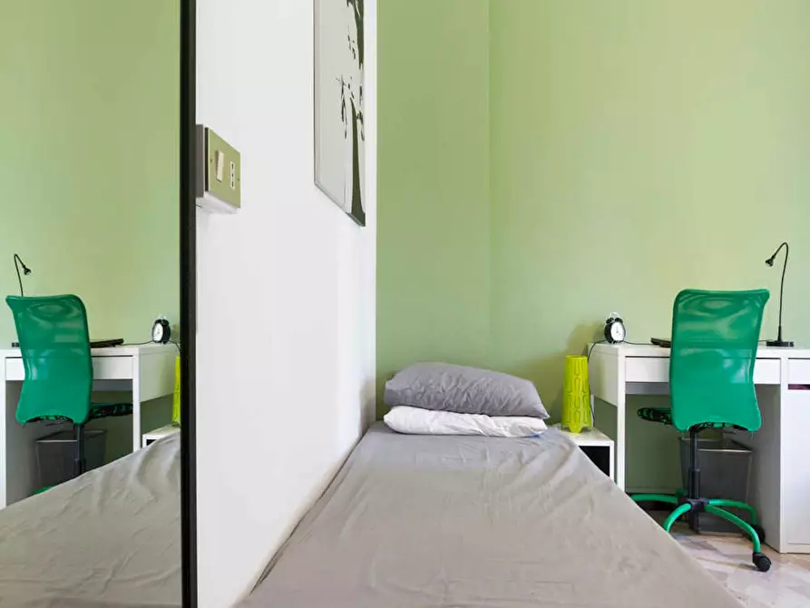 Immagine 3 di Camera in affitto  in Via Salvatore Barzilai a Milano