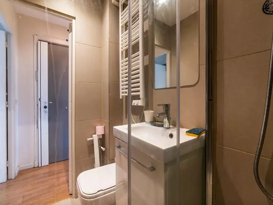 Immagine 9 di Appartamento in affitto  in Rue de Montreuil a Paris