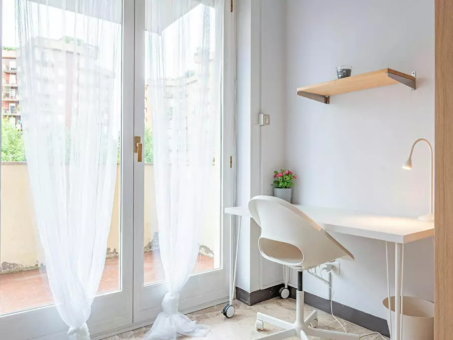 Immagine 5 di Camera in affitto  in Viale Giovanni Suzzani a Milano