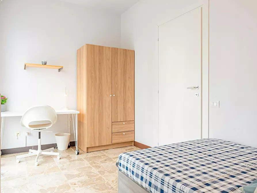 Immagine 4 di Camera in affitto  in Viale Giovanni Suzzani a Milano