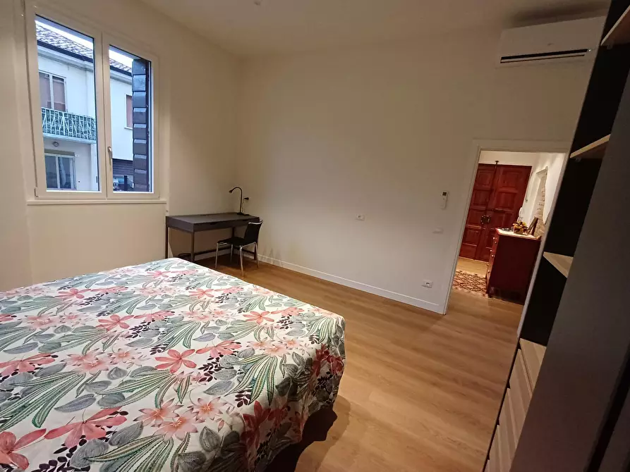 Immagine 4 di Camera in affitto  in Via Nicolò Miretto a Padova