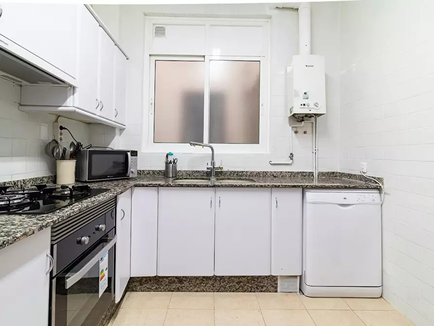 Immagine 6 di Camera in affitto  in Carrer General San Martín a Valencia